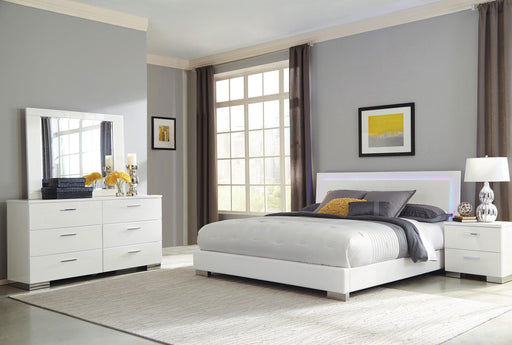 Felicity 4-piece Eastern King Bedroom Set with LED Headboard Glossy White image