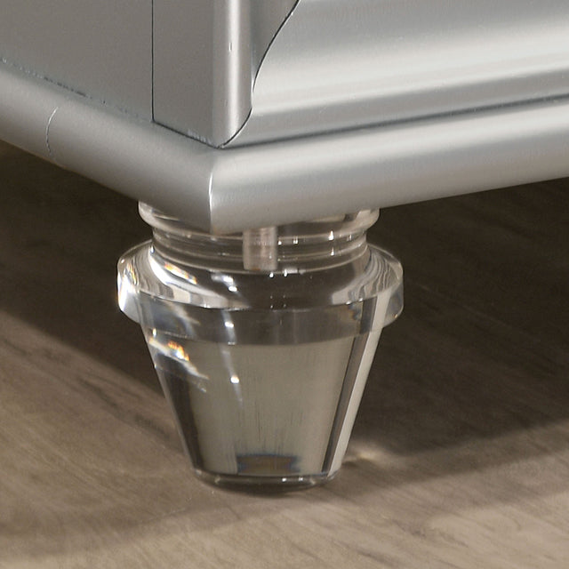 Maddie Queen Bedroom Set