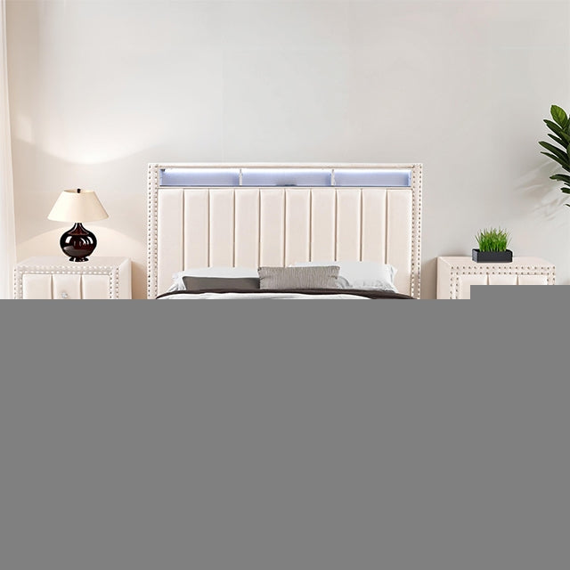 Farese Queen Bed w/ 2 Nightstands